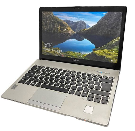 Ультрабук Б-клас Fujitsu LifeBook S935 / 13.3" (1920x1080) IPS Touch / Intel Core i5-5300U (2 (4) ядра 2.3 - 2.9 GHz) / 8 GB DDR3 / 256 GB SSD / Intel HD Graphics 5500 / WebCam / VGA / Windows 10 Pro б/в | Зображення 2