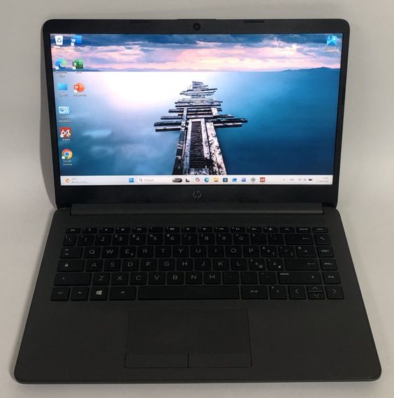Ноутбук Б-клас HP 240 G8 / 14" (1920x1080) IPS / Intel Core i5-1035G1 (4 (8) ядра по 1.0 - 3.6 GHz) / 8 GB DDR4 / 256 GB SSD / Intel UHD Graphics / WebCam / Win 11 Pro б/в + Подарунок Флеш-накопичувач Kingston DataTraveler Exodia S 64 ГБ | Зображення 1