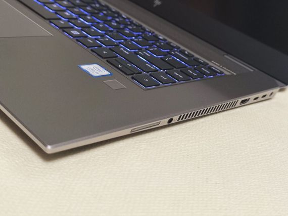 Мобільна робоча станція HP ZBook Studio G5 / 15.6" (3840x2160) IPS / Intel Core i9-8950HK (6 (12) ядра по 2.9 - 4.8 GHz) / 16 GB DDR4 / 256 GB SSD / nVidia Quadro P20 WebCam б/в | Зображення 6