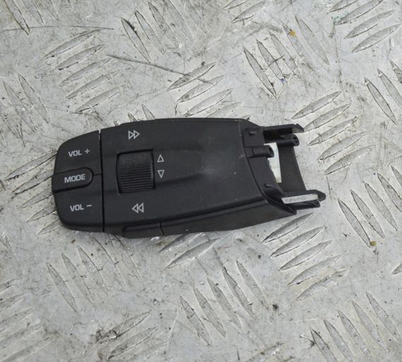 Підрульовий перемикач магнітоли Seat Ibiza IV 2008-2015 Перемикач радіо Сеат Ібіза 4 6J0959441