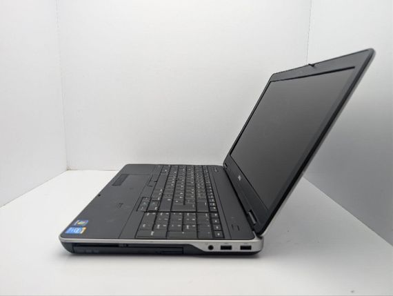 Ноутбук Б-клас Dell Latitude E6540 / 15.6" (1920x1080) TN / Intel Core i5-4310M (2 (4) ядра по 2.7 - 3.4 GHz) / 8 GB DDR3 / 1000 GB HDD / AMD Radeon HD 8790M, 2 GB GDDR5, 128-bit / WebCam / DVD-ROM б/в | Зображення 6