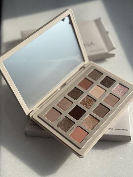 Палитра теней Natasha Denona I Need a Nude Palette (16.7 g) | Зображення 2