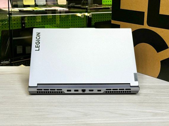 Ігровий ноутбук Lenovo Legion Slim 5 16IRH8 / 16" (2560x1600) IPS / Intel Core i5-13500H (12 (16) ядер по 3.5 - 4.7 GHz) / 16 GB DDR5 / 1000 GB SSD M.2 / nVidia GeForce RTX 4060, 8 GB GDDR6, 128-bit / WebCam / Win 11 Home б/в | Зображення 4