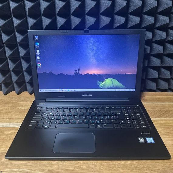 Ноутбук Б-класс Medion Akoya S6421 / 15.6" (1920x1080) TN / Intel Core i5-6200U (2 (4) ядер по 2.3 - 2.8 GHz) / 8 GB DDR3 / 128 GB SSD + 320 GB HDD / Intel HD Graphics 520 / WebCam б/у | Зображення 1