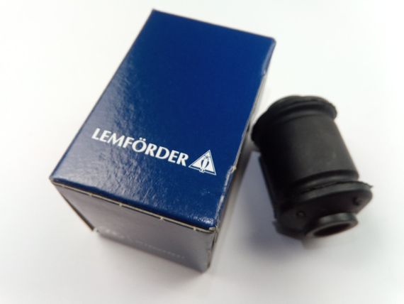 Сайлентблок переднього нижнього важеля (передній) T4 -96, Lemforder (14556 01) (701407183)