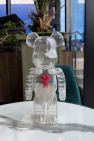 Bearbrick Emotionally Unavailable Clear Red Heart дизайнерська фігурка ведмідь Беарбрік 28 см mb035 білий