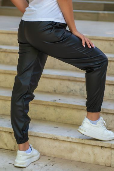 Женские модные джоггеры из матовой эко кожи OB078 размер 44, цвет черный | Зображення 2