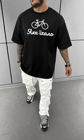 Футболка з мерчем