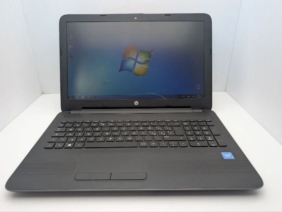 Ноутбук HP 250 G5 / 15.6" (1366x768) TN / Intel Celeron N3060 (2 ядра по 1.6 - 2.48 GHz) / 8 GB DDR3 / 500 GB HDD / Intel HD Graphics 400 / WebCam / DVD-ROM б/у | Зображення 1