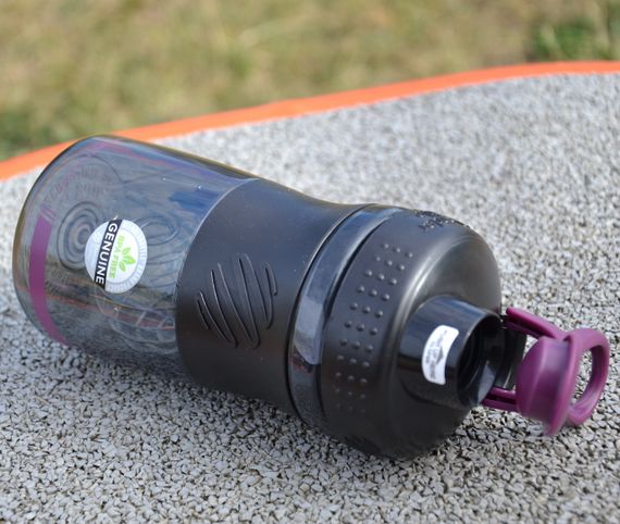 Шейкер спортивний (пляшка) BlenderBottle SportMixer Flip 20oz/590ml Black/Plum | Зображення 7