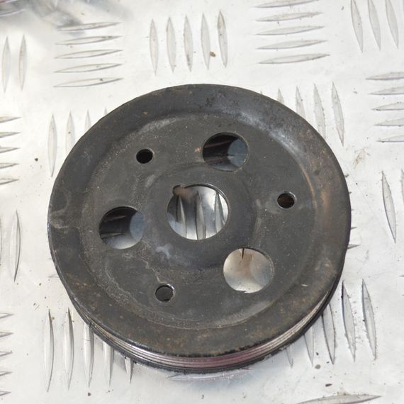 Шків водяного насоса 1.6 CRDI Kia Ceed 2006-2012 Шків помпи води Кіа Сід