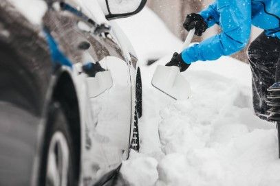 Лопата Fiskars для прибирання снігу SNOWXPERT 143072 | Зображення 1