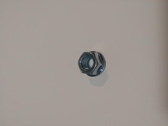 Гайка передней оси велосипеда   УКРАИНА   (наружный Ø-13mm, внутренний Ø-8mm)