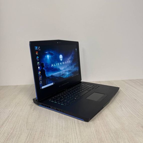 Ігровий ноутбук Dell Alienware 15 R3 / 15.6" (1920x1080) IPS / Intel Core i5-6440HQ (4 ядра по 2.6 - 3.5 GHz) / 8 GB DDR4 / 256 GB SSD / nVidia GeForce GTX 1060, 6 GB GDDR5, 192-bit / WebCam б/в | Зображення 2