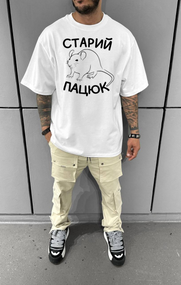 Футболка з мерчем