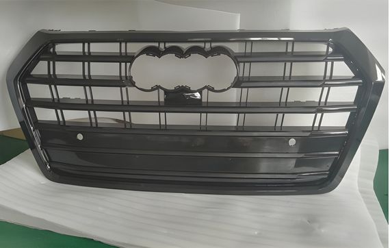 Передняя решетка радиатора SQ-Style (2017-2020, черная) для Ауди Q5