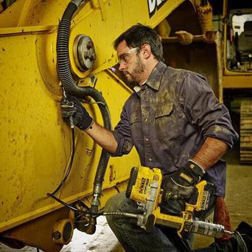 Пистолет маcляный аккумуляторный DeWALT DCGG571M1 | Зображення 3
