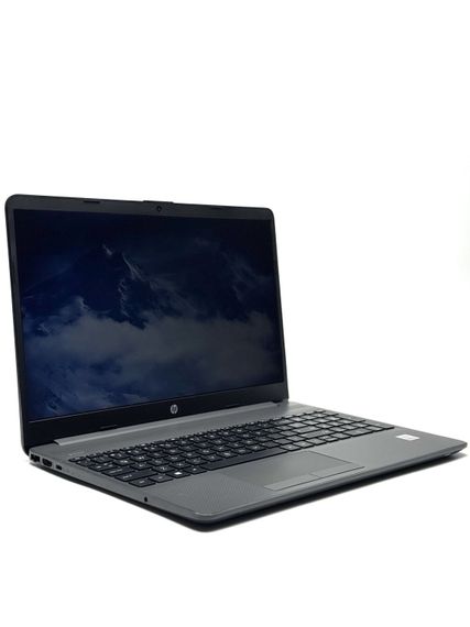 Ультрабук HP 250 G8 / 15.6" (1366x768) TN / Intel Core i3-1005G1 (2 (4) ядра по 1.2 - 3.4 GHz) / 16 GB DDR4 / 256 GB SSD / Intel UHD Graphics / WebCam / Win 10 Home б/в | Зображення 3
