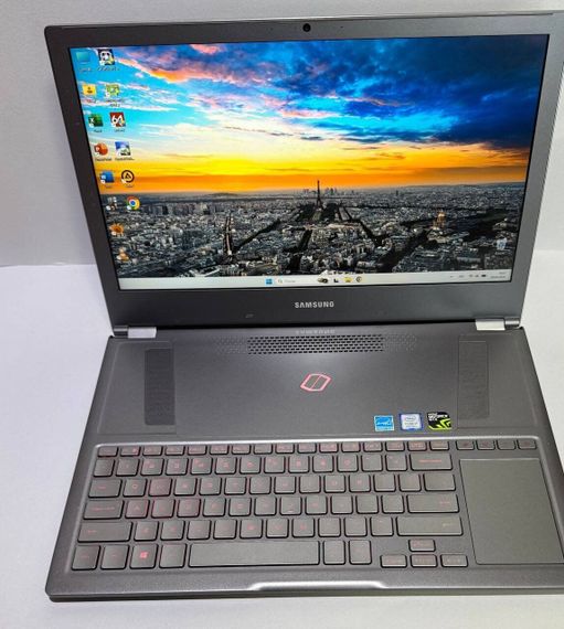 Игровой ноутбук Samsung Odyssey Z / 15.6" (1920x1080) IPS / Intel Core i7-8750H (6 (12) ядер по 2.2 - 4.1 GHz) / 16 GB DDR4 / 256 GB SSD + 256 GB SSD / nVidia GeForce GTX 1060, 6 GB GDDR5, 192-bit / WebCam б/у | Зображення 1
