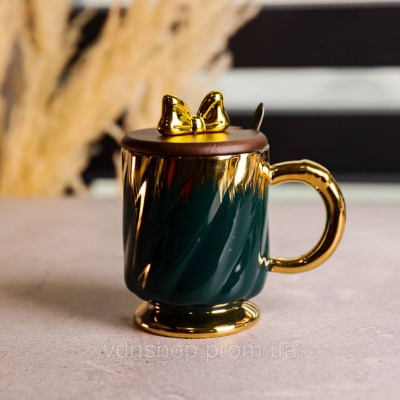 Новорічна порцелянова чашка «Золотий Вихор» 450 мл з кришкою і ложкою Yiwu FM-23A