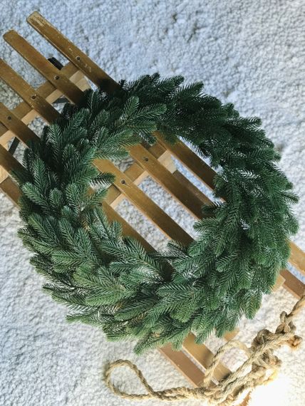 Венки хвойные рождественские Traditional литые d-50 см зелёные (упаковка 7 шт.) | Зображення 3