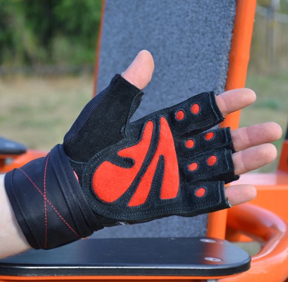 Рукавички для фітнесу MadMax MFG-568 Extreme 2nd edition Black/Red S | Зображення 2