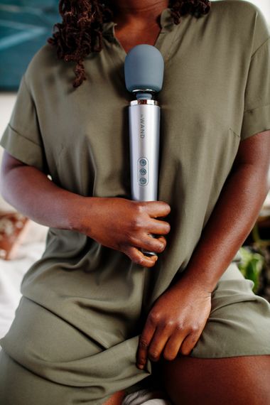 Вібратор мікрофон Le Wand RECHARGEABLE MASSAGER, сірий | Зображення 5