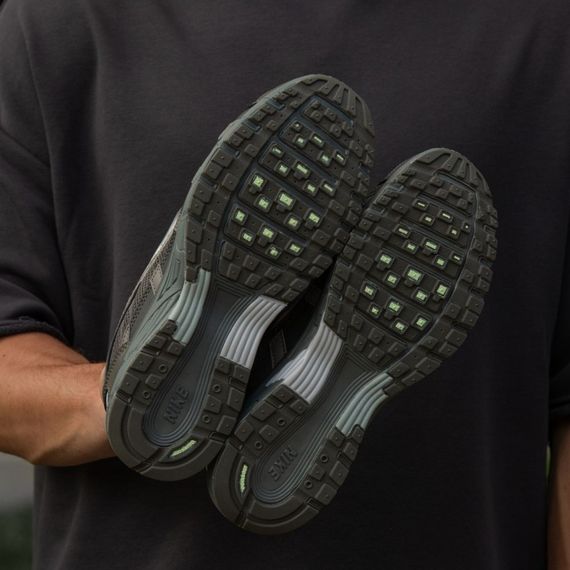 Кросівки демісезонні Nike колір коричневий/бронзовий | Зображення 5