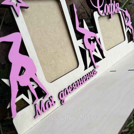 Медальница с фоторамкой и полкой для кубков Деревянный держатель для медалей Органайзер для наград | Зображення 1