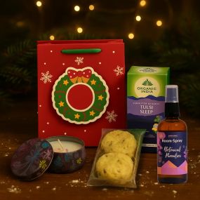 Подарунковий набір  Травʼяний чай 1 шт. + Десерт Соан кейк 1 уп. + Міні аромасвічка 1 шт. + Спрей для приміщень №5 ZEN Gifts