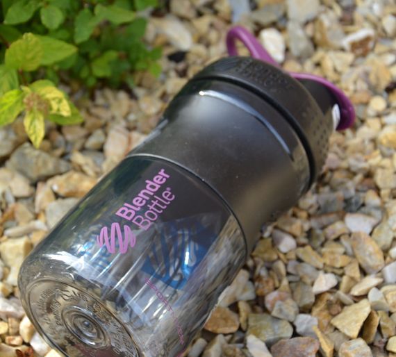 Шейкер спортивний (пляшка) BlenderBottle SportMixer Flip 20oz/590ml Black/Plum | Зображення 6