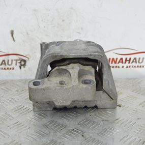 Кронштейн двигуна Audi A3 Опора подушка мотора Ауді а3 1K0199262K