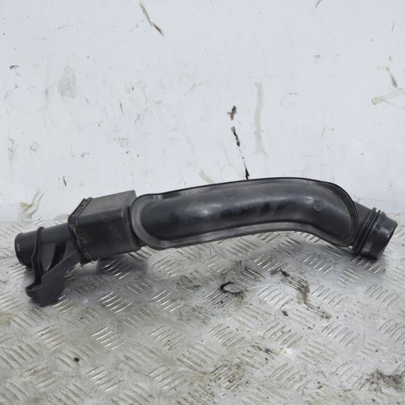 Патрубок інтеркулера 1.5 DCI Renault Kangoo 1998-2008 Трубка шланг інтеркулера Рено Кангу 8200296982