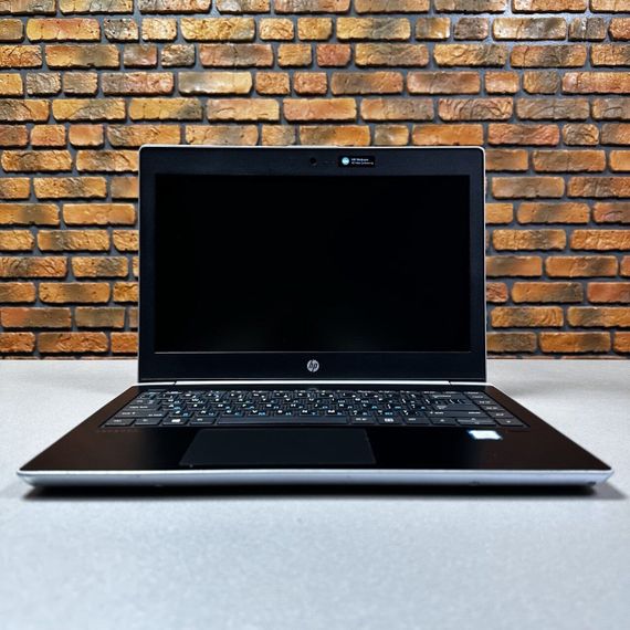 Ультрабук HP ProBook 430 G5 / 13.3" (1366x768) TN / Intel Core i5-8250U (4 (8) ядра по 1.6 - 3.4 GHz) / 16 GB DDR4 / 256 GB SSD M.2 / Intel UHD Graphics 620 / WebCam б/в | Зображення 1