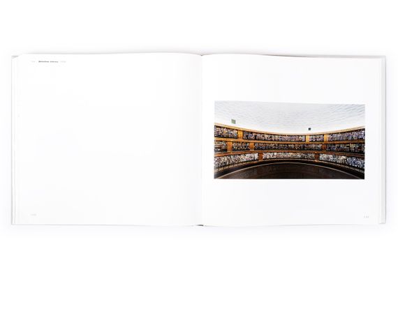 Альбомы известных фотографов книга работ Андреаса Гурски Andreas Gursky фотоискусство книги с иллюстрациями | Зображення 7