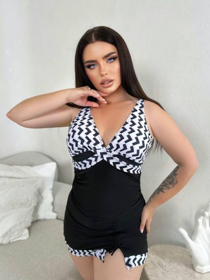 Чорно-білий купальник танкіні PLUS SIZE з тяжкою та шортиками | Зображення 6