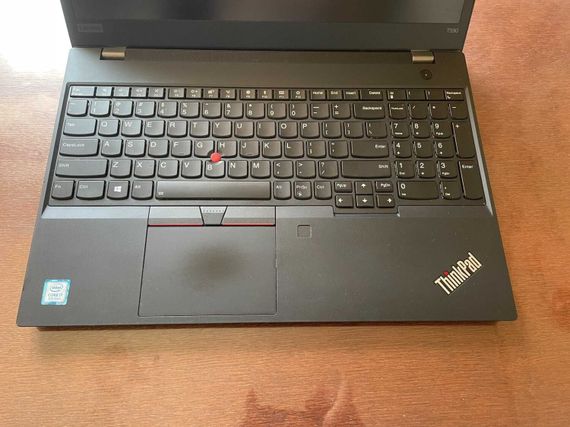 Ультрабук Б-класс Lenovo ThinkPad T590 / 15.6" (1920x1080) IPS / Intel Core i7-8550U (4 (8) ядра по 1.8 - 4.0 GHz) / 16 GB DDR4 / 256 GB SSD / Intel UHD Graphics 620 / WebCam б/у | Зображення 3