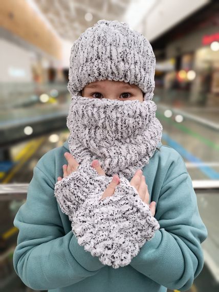 686 — балаклава "білий леопард" із мітенками