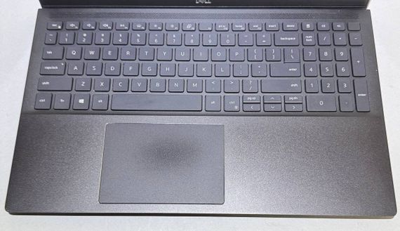 Игровой ультрабук Dell Vostro 7500 / 15.6" (1920x1080) IPS / Intel Core i5-10300H (4 (8) ядра по 2.5 - 4.5 GHz) / 16 GB DDR4 / 256 GB SSD / nVidia GeForce GTX 1650, 4 GB GDDR6, 128-bit / WebCam б/у | Зображення 2