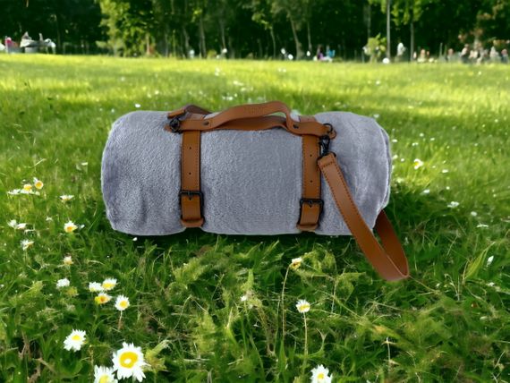 Плед тревел флісовий 150х200 сірий з ременем Love You | Зображення 5