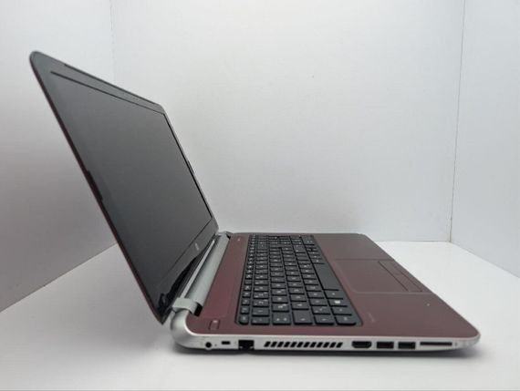 Ноутбук HP Pavilion 15 / 15.6" (1366x768) TN / Intel Core i3-4005U (2 (4) ядра по 1.7 GHz) / 8 GB DDR3 / 240 GB SSD / AMD Radeon HD 8670M, 1 GB GDDR3, 64-bit / WebCam / DVD-ROM б/в | Зображення 5