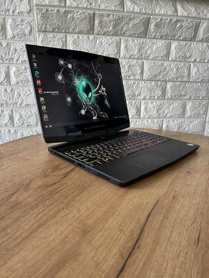 Ноутбук Dell Alienware m15 15,6" 240Hz i7 8750H 32Gb SSD512Gb RTX 2080 MaxQ  Б/В | Зображення 2