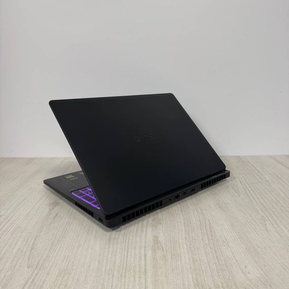 Игровой ноутбук HP Omen MAX 16-ak0047nr / 16" (2560x1600) IPS / AMD Ryzen AI 7 350 (8 (16) ядер по 2.0 - 5.0 GHz) / 16 GB DDR5 / 1000 GB SSD NVMe / nVidia GeForce RTX 5070, 8 GB GDDR7, 128-bit / WebCam б/у | Зображення 5