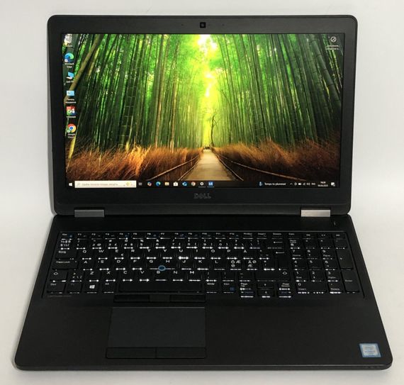 Ігровий ноутбук Б-клас Dell Latitude E5570 / 15.6" (1920x1080) IPS / Intel Core i7-6820HQ (4 (8) ядра по 2.7 - 3.6 GHz) / 16 GB DDR4 / 256 GB SSD / AMD Radeon R7 M370, 2 GB GDDR5, 128-bit / WebCam / Win 10 Pro б/в | Зображення 1