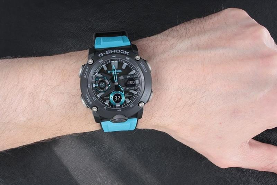 Наручні годинники чоловічі удароміцні оригінальні Casio G-Shock GA-2000-1A2ER Японія з полімерним ремінцем | Зображення 6