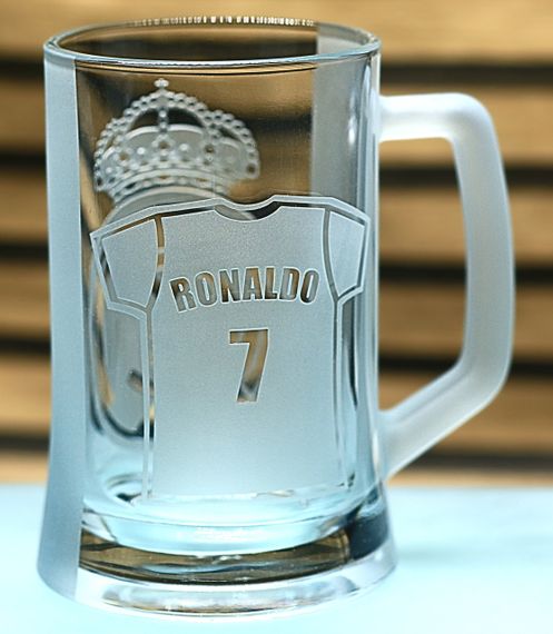 Пивной бокал 670 мл Реал Мадрид Real Madrid с гравировкой подарок для фаната футбольная кружка Роналдо | Зображення 4
