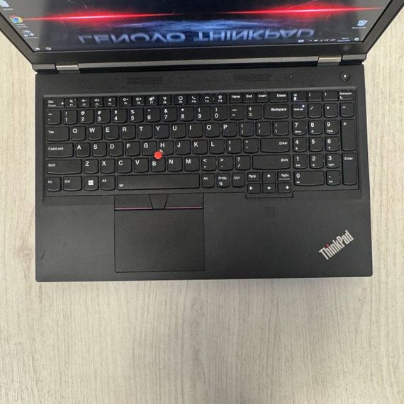 Мобильная рабочая станция Б-класс Lenovo ThinkPad P15 Gen1 / 15.6" (1920x1080) IPS / Intel Core i7-10750H (6 (12) ядер по 2.6 - 5.0 GHz) / 16 GB DDR4 / 512 GB SSD / nVidia Quadro T1000, 4 GB GDDR5, 128-bit / WebCam б/у | Зображення 3
