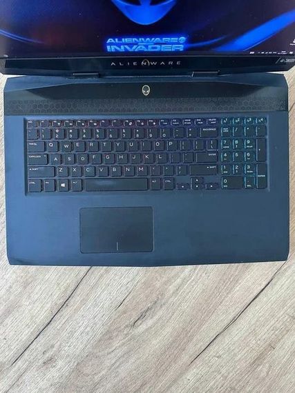 Ноутбук Dell Alienware m17 17.3" i7 8750H 16Gb SSD 512Gb + HDD RTX 2070 MaxQ Б/В | Зображення 1