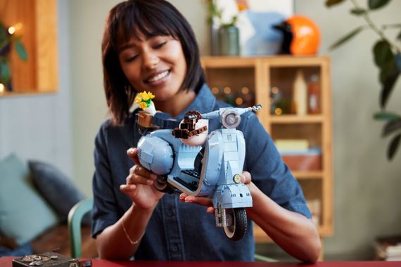 Конструктор LEGO Creator Expert Веспа 10298 | Зображення 3