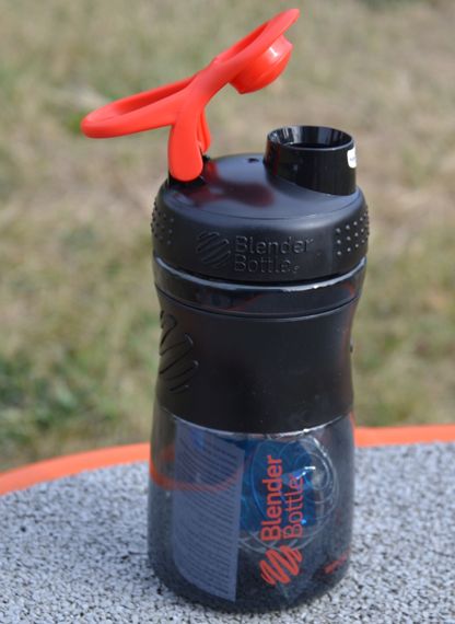 Спортивний шейкер (пляшка) BlenderBottle SportMixer Flip 20oz/590ml Black/Red | Зображення 4